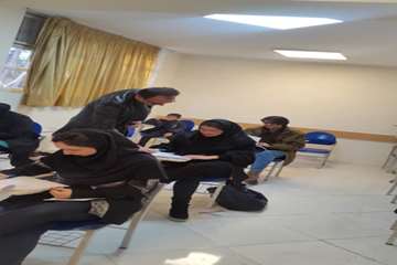 بازدید رئیس دانشگاه از جلسه امتحانات